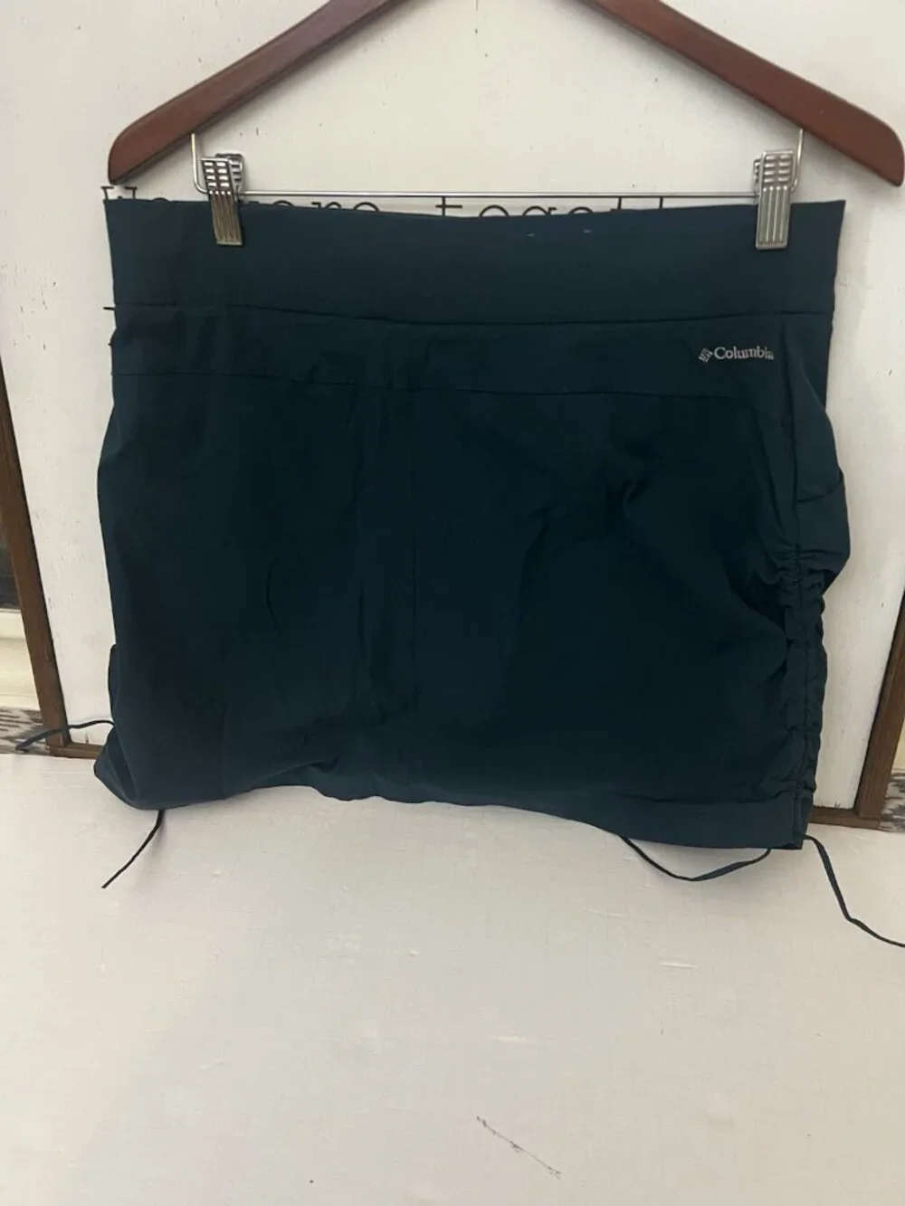 Columbia All Seasons Ruched Skort Large.  B